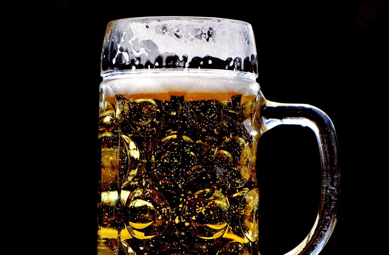 4 Fun Beer Games You Can Play With Friends