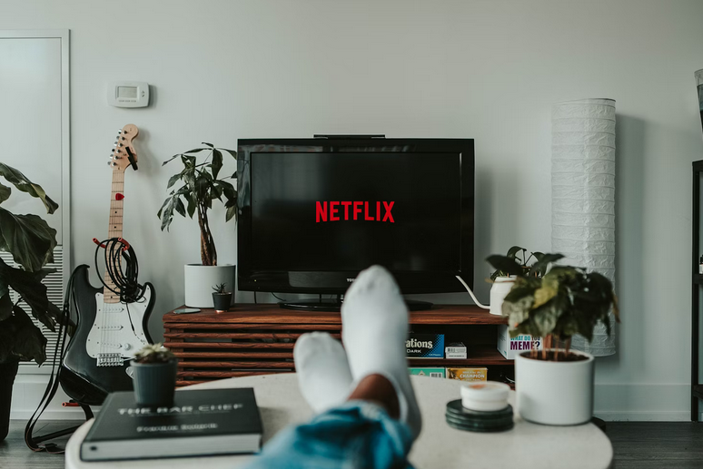 On the Pulse: Ways to Get Instant Access to the Latest Entertainment News
